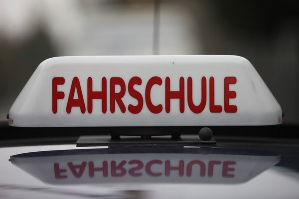 Fahrschule / Fahrlehrer Versicherung © Luftbildfotograf - Fotolia.com