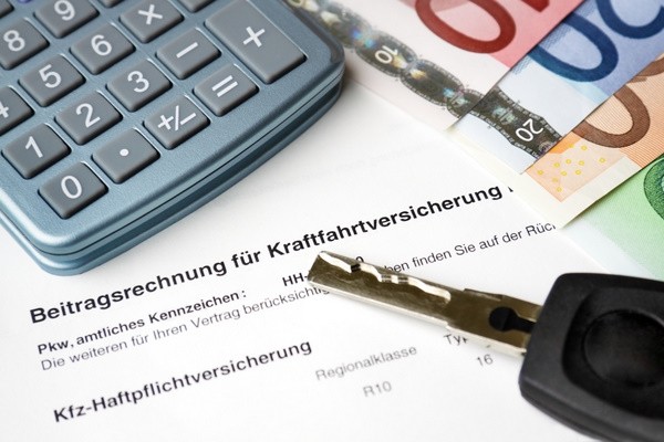 Vergleich der Kraftfahrzeugversicherer hilft sparen © M&S Fotodesign / Fotolia